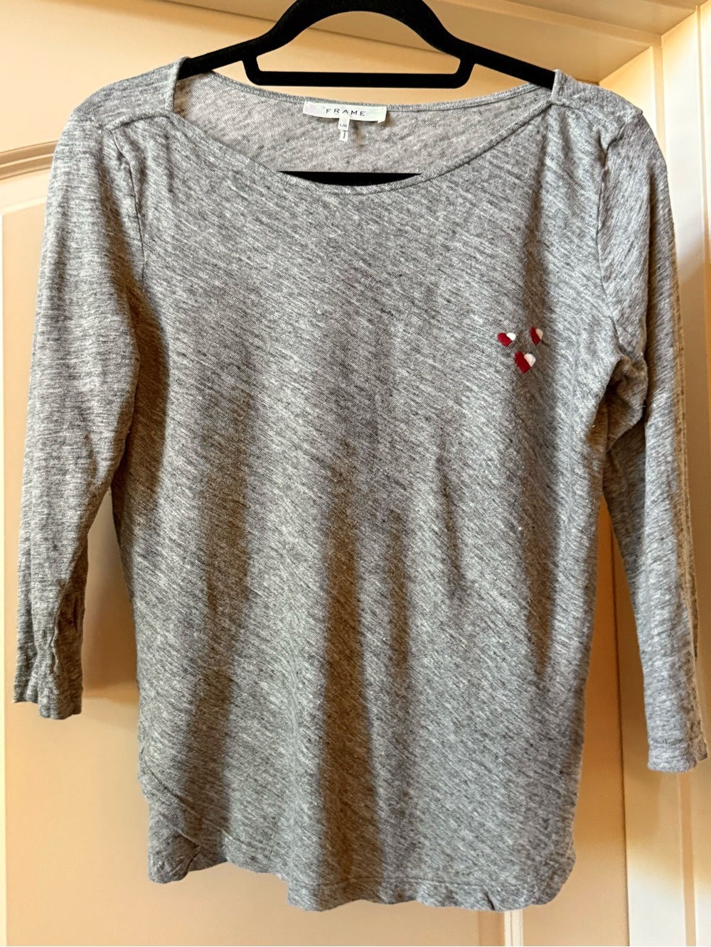 Frame Linen Sz L Woman’s Heather Gray Long-Sleeve Tee with Red Heart Detail